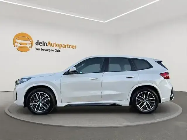 Gebraucht BMW iX1 M Sport 230 kW (313 PS) 2023 Mineralweiss SUV
