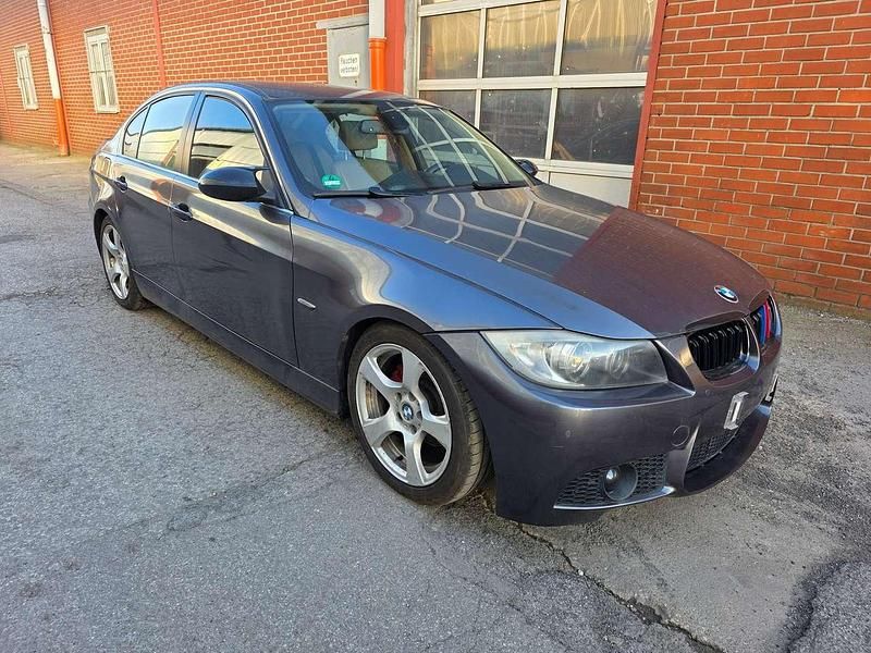 Gebraucht BMW 325 218 PS (160 kW) 2005 Sparkling graphite metallic Limousine