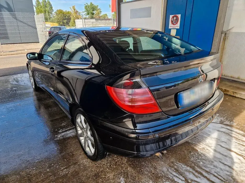 Gebraucht Mercedes C200 163 PS (119 kW) 2003 Schwarz Coupé