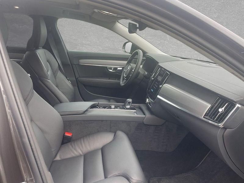 Gebraucht Volvo V90 Ultimate 197 PS (144 kW) 2024 Platinum grey Kombi