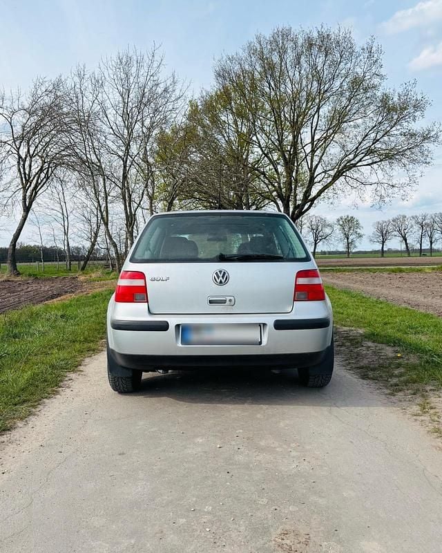 Second-hand VW Golf IV Ocean 75 CP (55 kW) 2003 Argintiu Hatchback