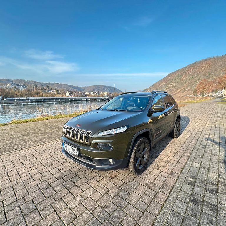 Grün Gebraucht 2017 Jeep Cherokee SUV | 18.500 € (Fairer Preis) - Bild 1/4