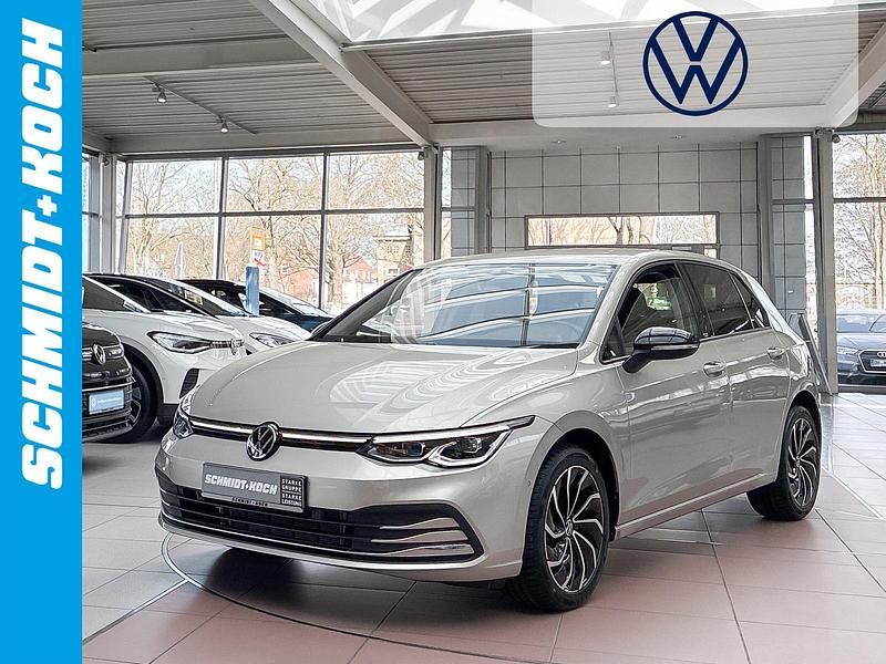 Gebraucht VW Golf VIII Move 110 PS (80 kW) 2024 Ivory silver (silber) Limousine