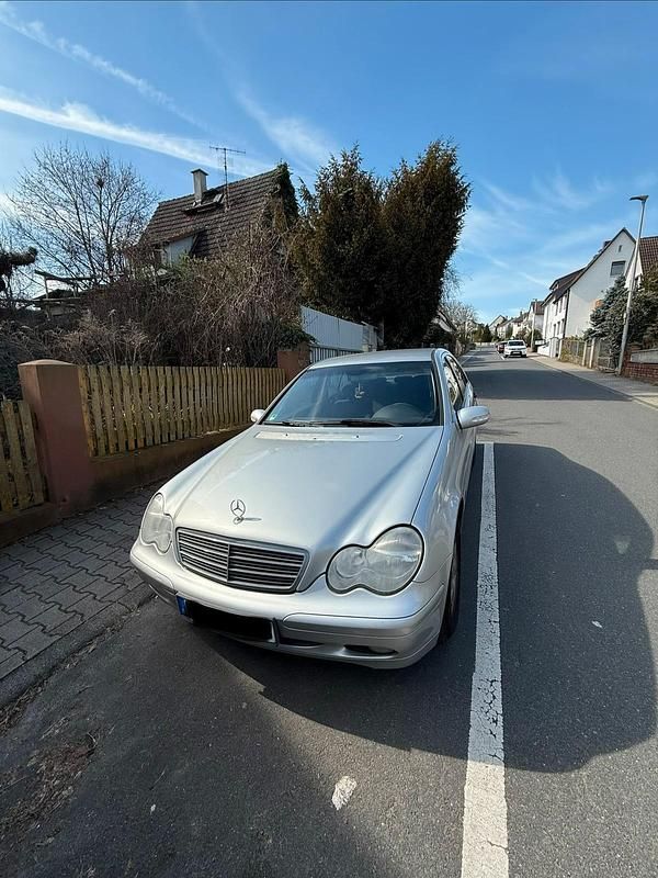 Gebraucht Mercedes C180 143 PS (105 kW) 2003 Silber Limousine