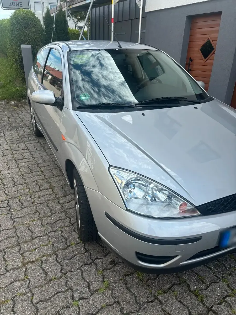 Gebraucht Ford Focus 101 PS (74 kW) 2003 Silber Limousine