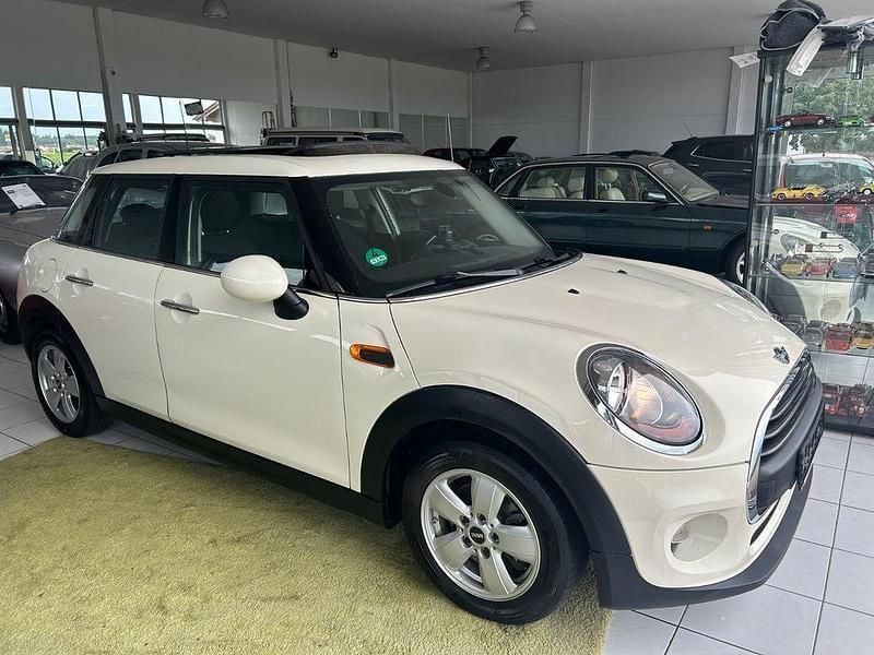 Weiß Gebraucht 2016 Mini One D Kleinwagen | 8.800 € (Fairer Preis) - Bild 1/4