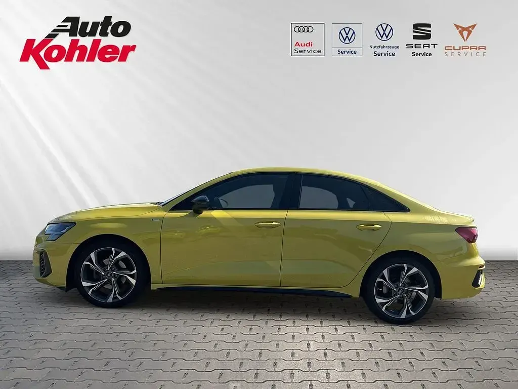 Gebraucht Audi A3 S-Line 116 PS (85 kW) 2023 Gelb Limousine