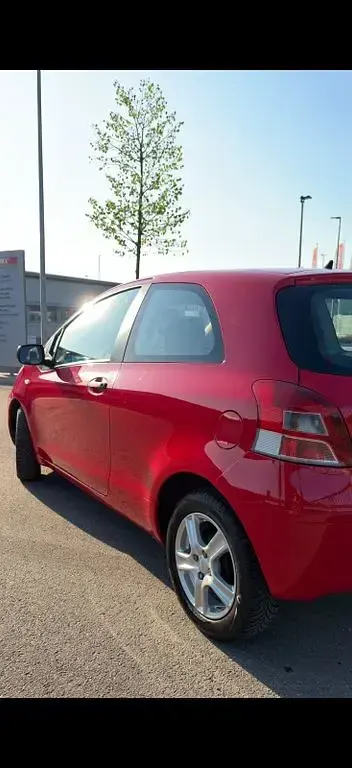 Gebraucht Toyota Yaris Cool 69 PS (50 kW) 2011 Rot Kleinwagen