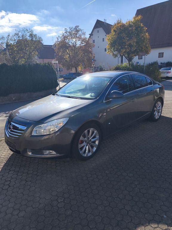 Grau Gebraucht 2012 Opel Insignia Innovation Limousine | 5.500 € (Fairer Preis) - Bild 1/4