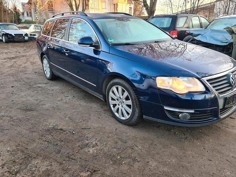 Gebraucht VW Passat 140 PS (102 kW) 2008 Blau Kombi