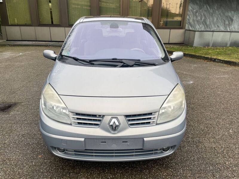 Beige Gebraucht 2004 Renault Scénic II Privilege Van / Kleinbus | 2.790 € (Etwas zu teuer) - Bild 1/4