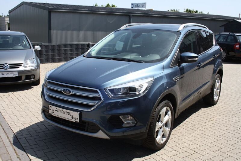Blau Gebraucht 2019 Ford Kuga Titanium SUV | 15.700 € (Fairer Preis) - Bild 1/4