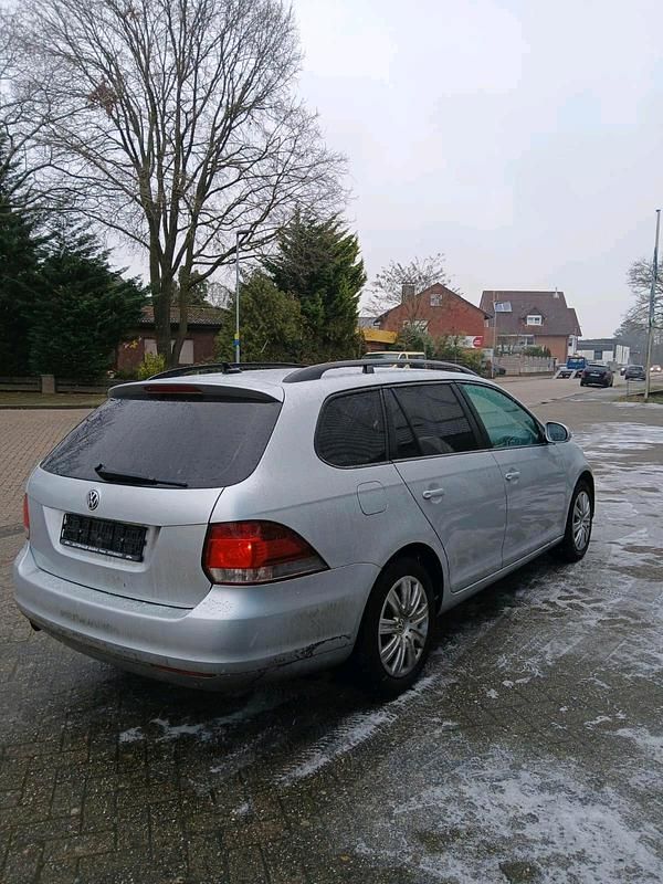 Gebraucht VW Golf VI 88 PS (64 kW) 2011 Silber Kleinwagen