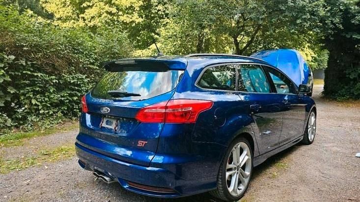 Usata Ford Focus ST 185 CV (136 kW) 2017 Blu Station wagon