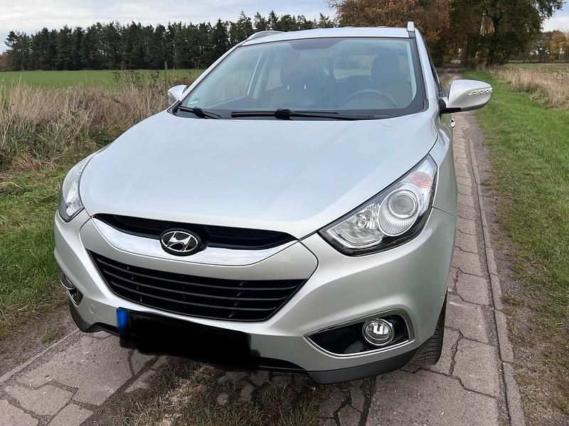 Gebraucht Hyundai Tucson 135 PS (99 kW) 2013 Silber SUV