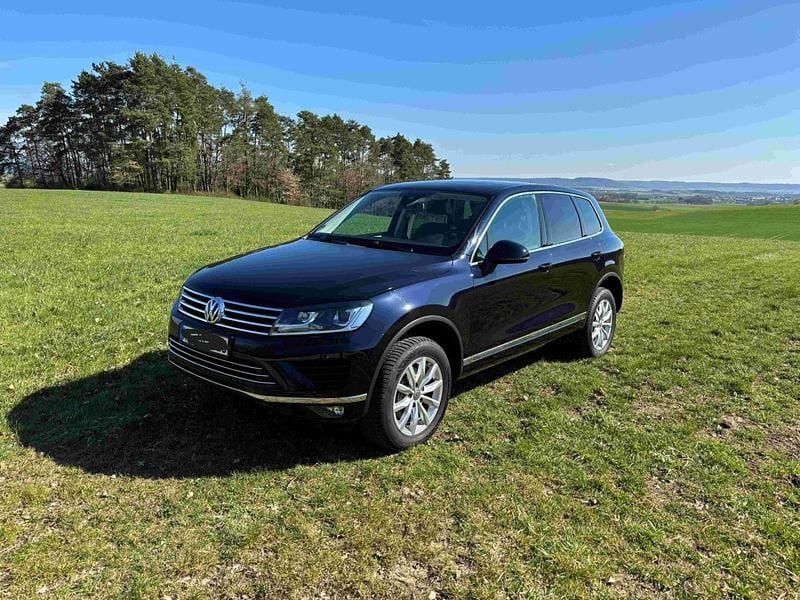 Gebraucht VW Touareg Exclusive 262 PS (192 kW) 2016 Blau SUV