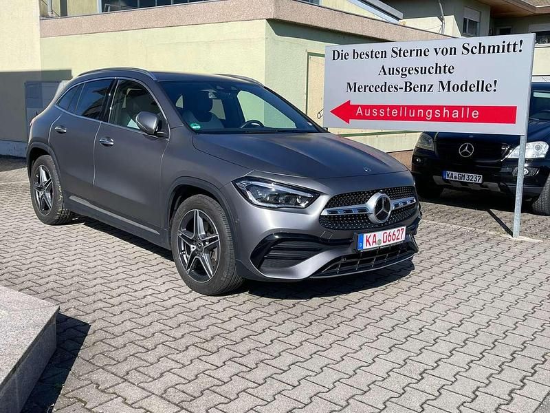 Designo mountaingrau magno Gebraucht 2020 Mercedes GLA220 AMG line SUV | 37.950 € (Guter Preis) - Bild 1/4