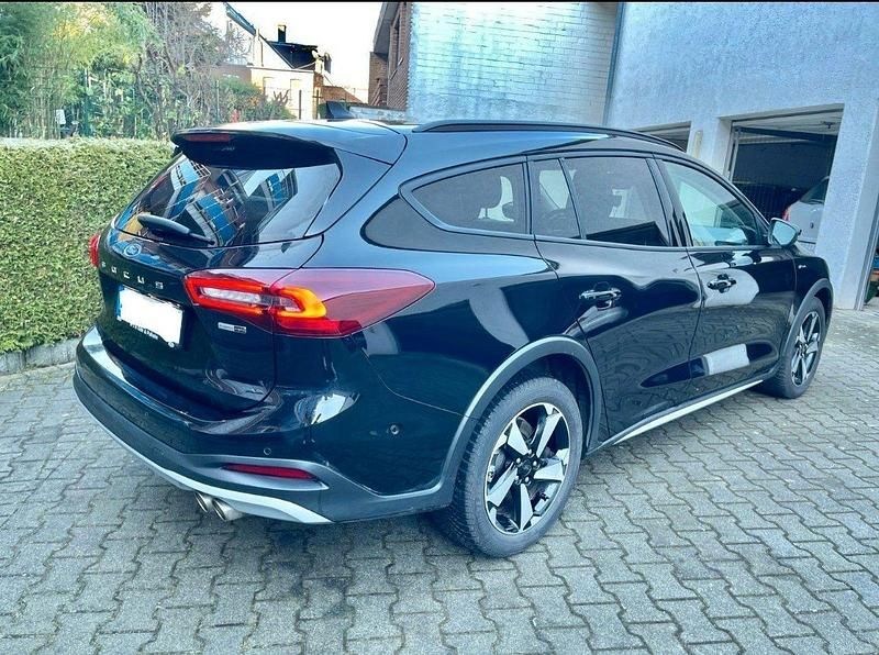 Gebraucht Ford Focus Active X 155 PS (114 kW) 2023 Schwarz Kombi