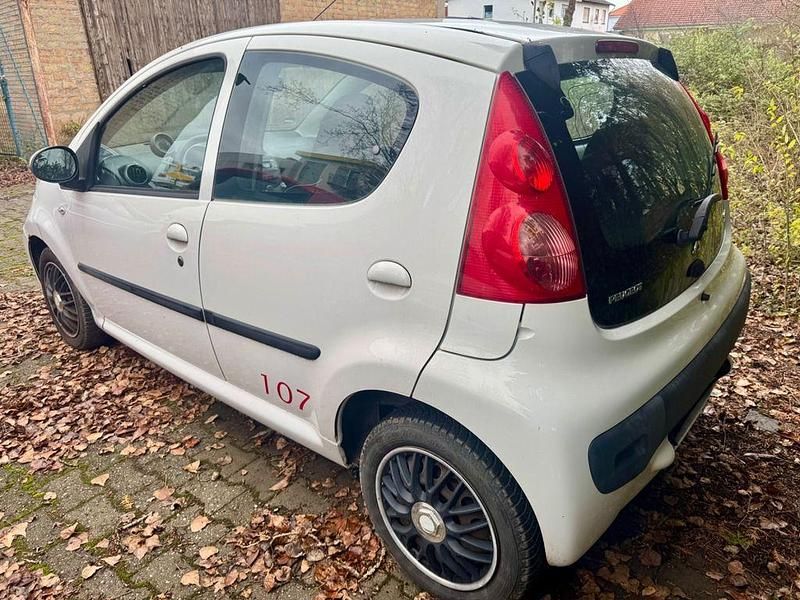Gebraucht Peugeot 107 Filou 68 PS (50 kW) 2009 Kleinwagen