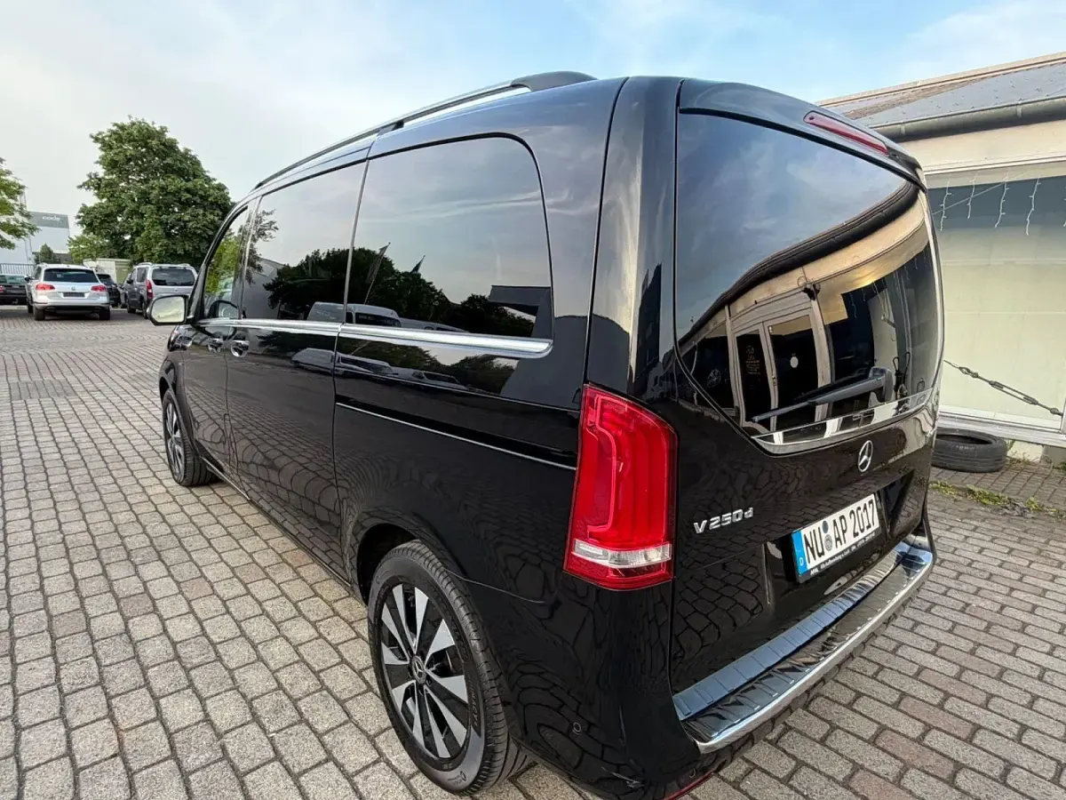 Gebraucht Mercedes V250 Edition 190 PS (139 kW) 2016 Schwarz Van / Kleinbus