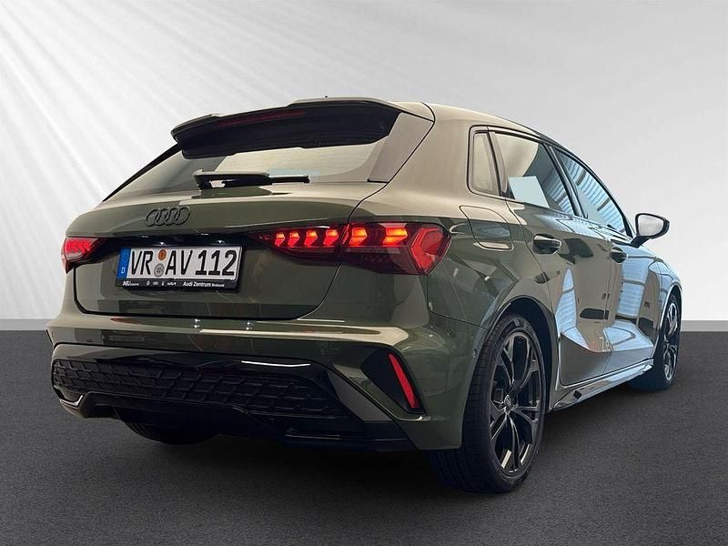 Gebraucht Audi A3 S-Line 150 PS (110 kW) 2024 Distriktgrün metallic Limousine