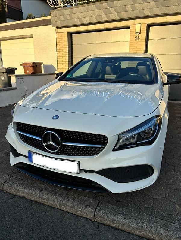 Gebraucht Mercedes CLA220 177 PS (130 kW) 2016 Weiß Limousine