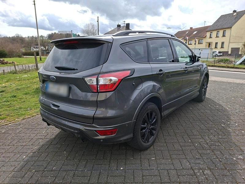 Gebraucht Ford Kuga ST-Line 150 PS (110 kW) 2019 Grau SUV
