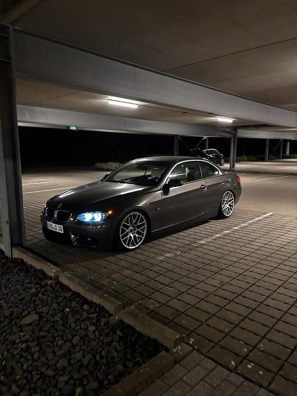 Braun Gebraucht 2009 BMW 335 Cabriolet Performance Cabrio | 15.999 € - Bild 1/4