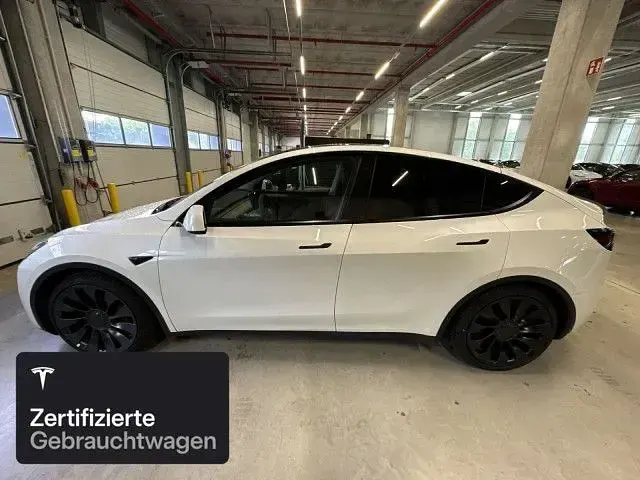 Gebraucht Tesla Model Y Performance 392 kW (533 PS) 2023 Pearl white multicoat SUV