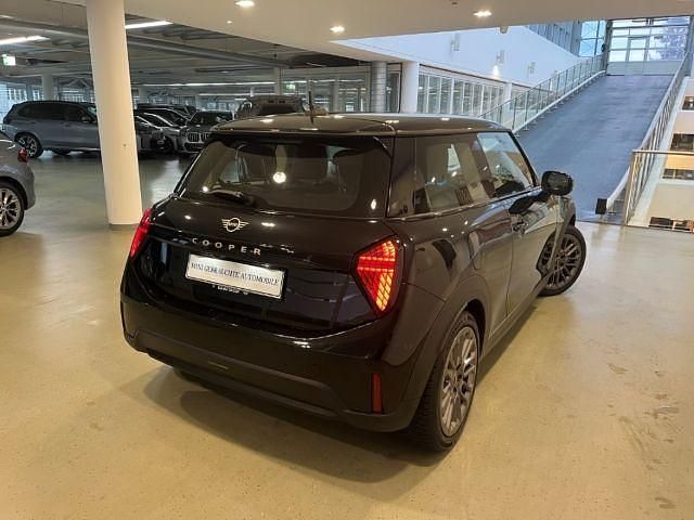 Gebraucht Mini Cooper Classic 156 PS (114 kW) 2024 Schwarz Kleinwagen