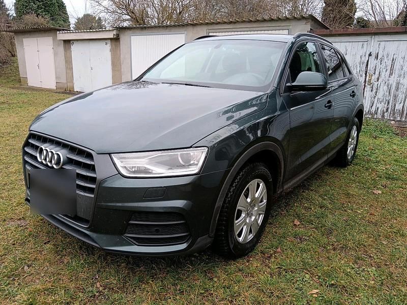 Grün Gebraucht 2017 Audi Q3 SUV | 15.000 € (Guter Preis) - Bild 1/4