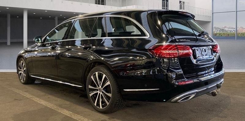 Gebraucht Mercedes E300 194 PS (142 kW) 2020 Schwarz Kombi