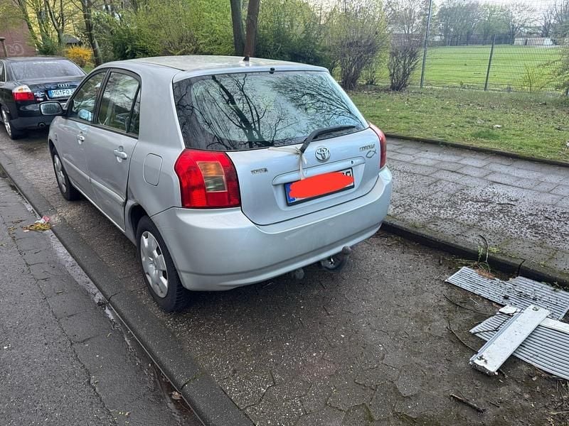 Gebraucht Toyota Corolla 110 PS (80 kW) 2002 Silber Limousine
