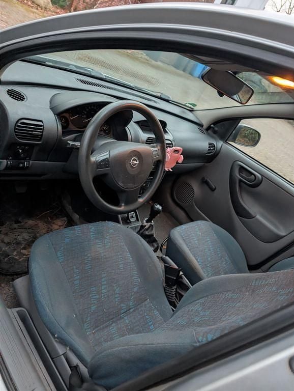 Gebraucht Opel Corsa 58 PS (42 kW) 2001 Silber Kleinwagen