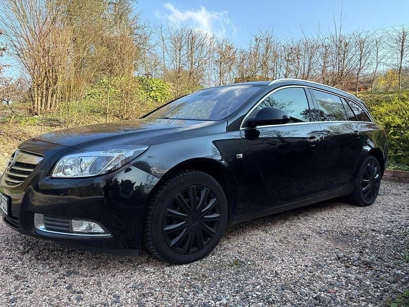 Gebraucht Opel Insignia 160 PS (117 kW) 2011 Schwarz Kombi