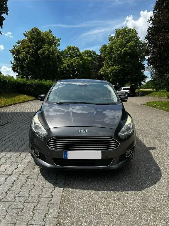 Gebraucht Ford S-MAX Titanium 211 PS (155 kW) 2016 Grau Van / Kleinbus