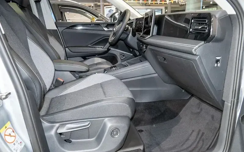 Neu VW Tiguan 150 PS (110 kW) 2026 Silber SUV