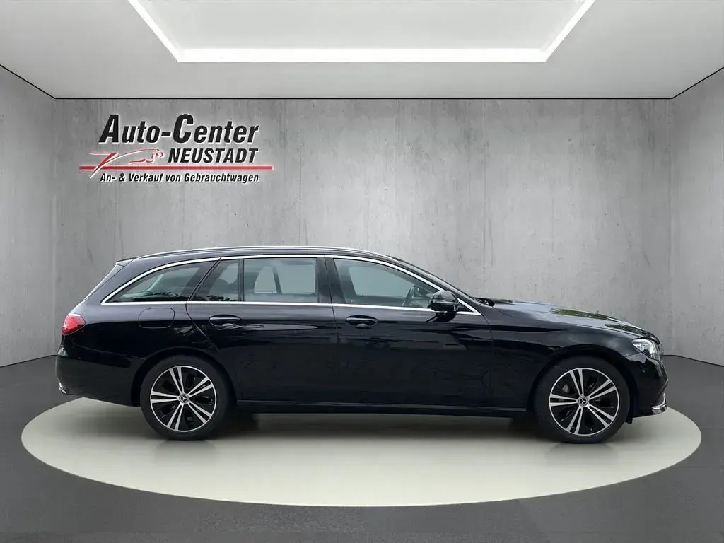 Usata Mercedes E400 330 CV (242 kW) 2021 Nero Station wagon