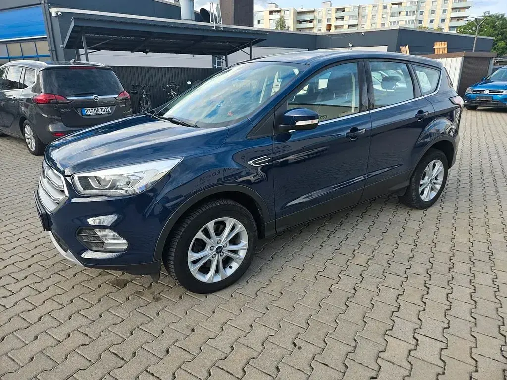 Gebraucht Ford Kuga Titanium 150 PS (110 kW) 2019 Blau SUV