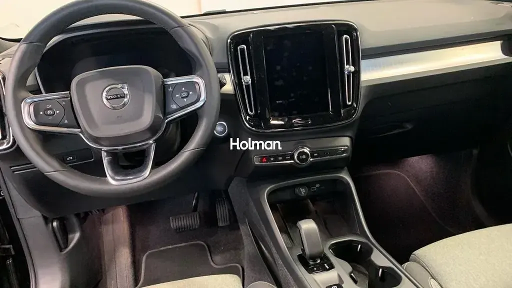 Gebraucht Volvo XC40 Core 163 PS (119 kW) 2024 Schwarz SUV
