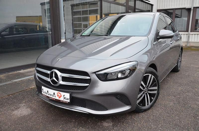 Gebraucht Mercedes B220 190 PS (139 kW) 2021 Mountaingrau Van / Kleinbus