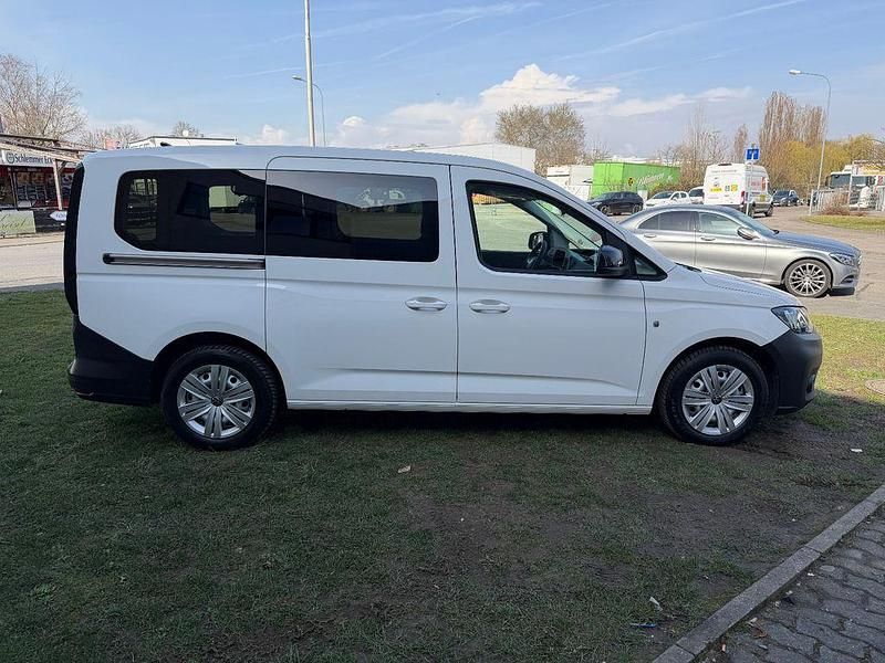 Gebraucht VW Caddy Maxi Basis 102 PS (75 kW) 2023 Weiß Van / Kleinbus