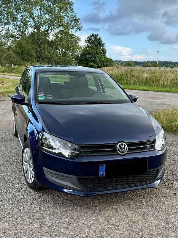 Blau Gebraucht 2010 VW Polo Trendline Kleinwagen | 4.500 € (Guter Preis) - Bild 1/4