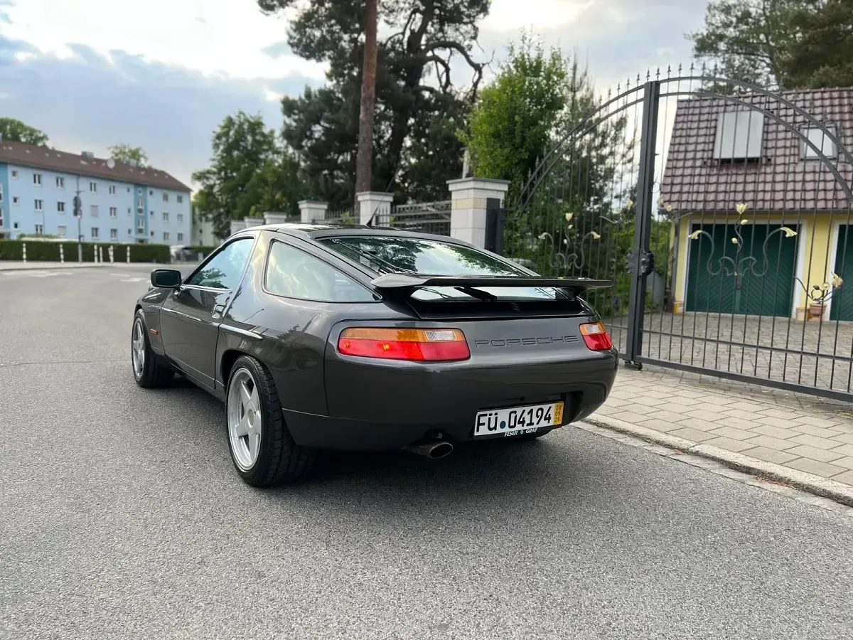 Gebraucht Porsche 928 320 PS (235 kW) 1989 Grau Coupé