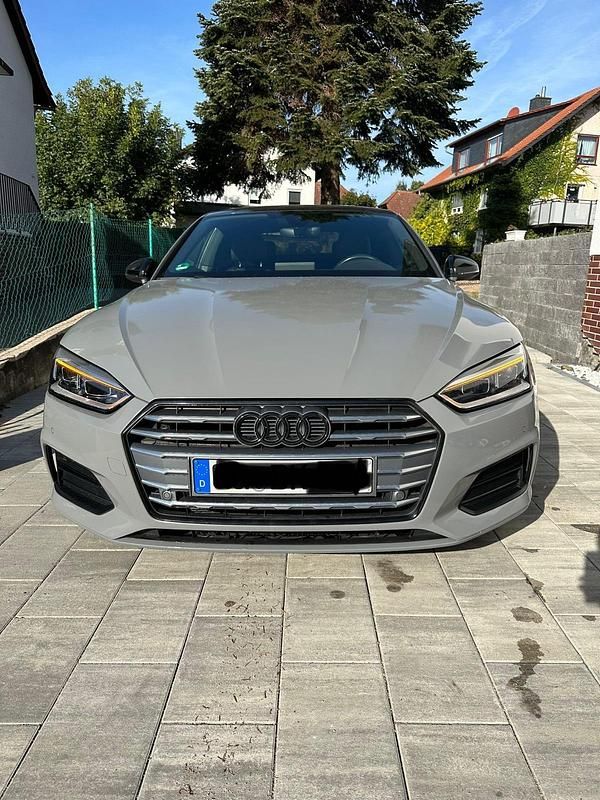 Grau Gebraucht 2018 Audi A5 S-Line Coupé | 23.950 € (Fairer Preis) - Bild 1/4