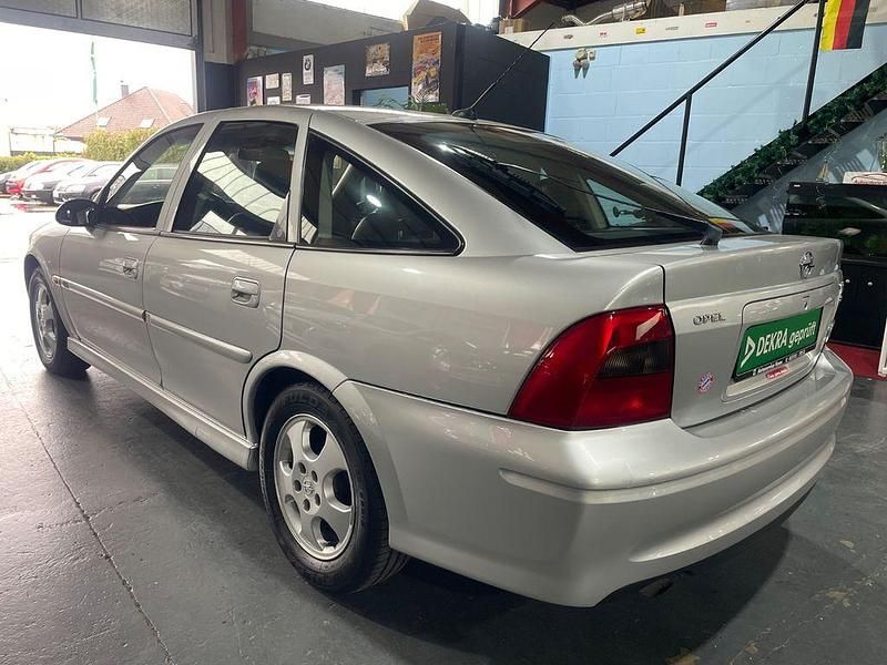Gebraucht Opel Vectra 147 PS (108 kW) 2001 Silber Limousine