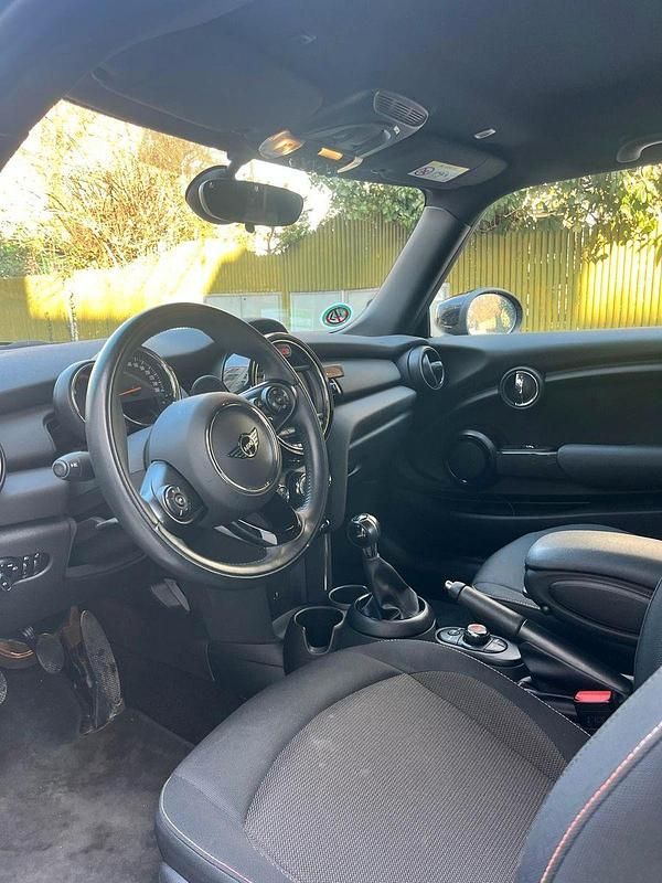 Usata Mini ONE 102 CV (75 kW) 2021 Nero Utilitaria