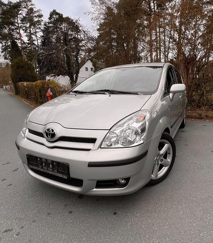 Gebraucht Toyota Corolla Verso 177 PS (130 kW) 2007 Silber Van / Kleinbus