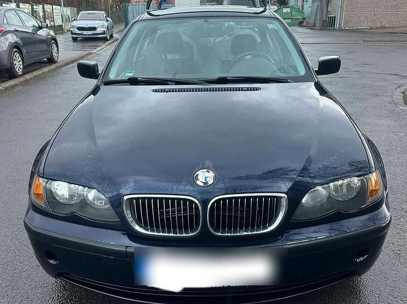 Blau Gebraucht 2003 BMW 320 Limousine | 1.100 € (Superpreis) - Bild 1/4