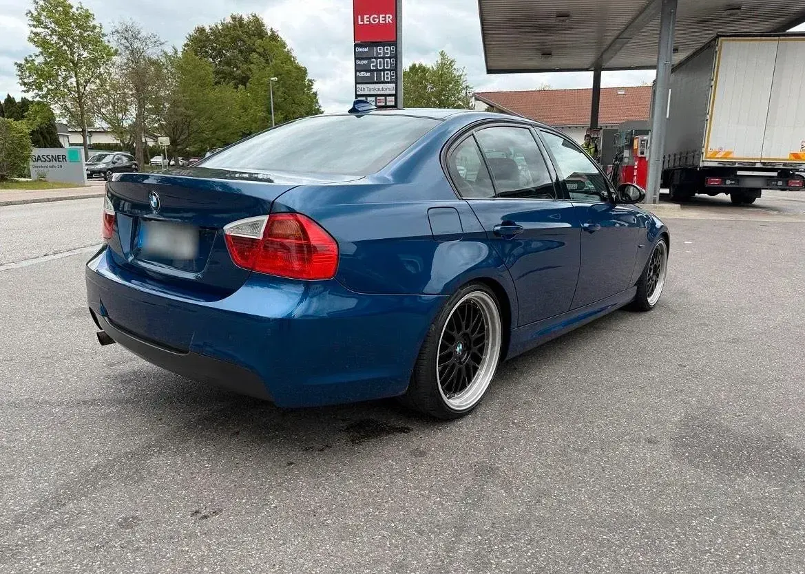 Gebraucht BMW 318 M Sport 129 PS (94 kW) 2007 Blau Limousine